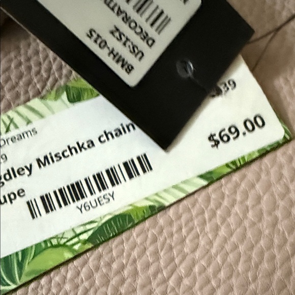 Bagdley Mischka Chic Beige Leather Shoulder Bag with Gold Chain - Picture 6 of 13